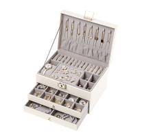 Шкатулка Casegrace SP-01265 для украшений и ювелирных изделий трехуровневая на замке с ключом 23*17*13,5 см White